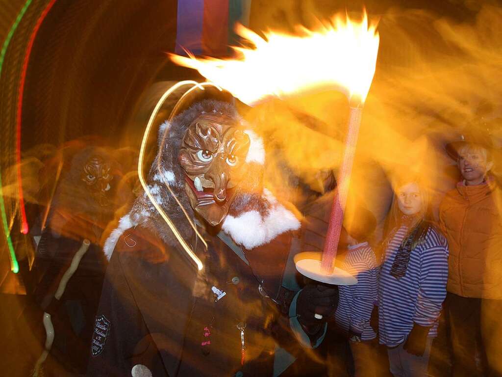 Feuriges Spektakel in Oberwinden: Fackelumzug und Frst-Erich-Feuerwerk