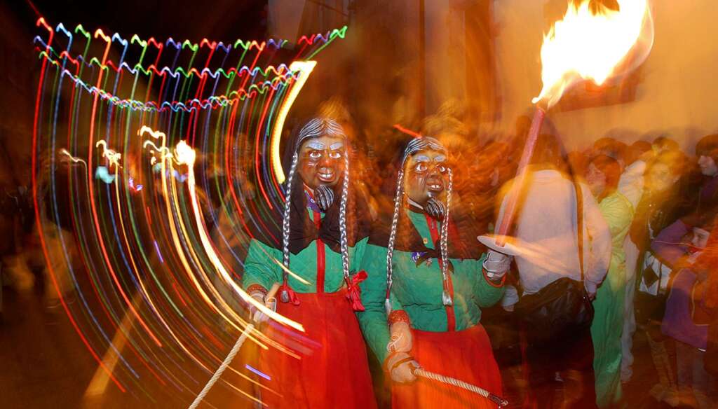 Feuriges Spektakel in Oberwinden: Fackelumzug und Frst-Erich-Feuerwerk