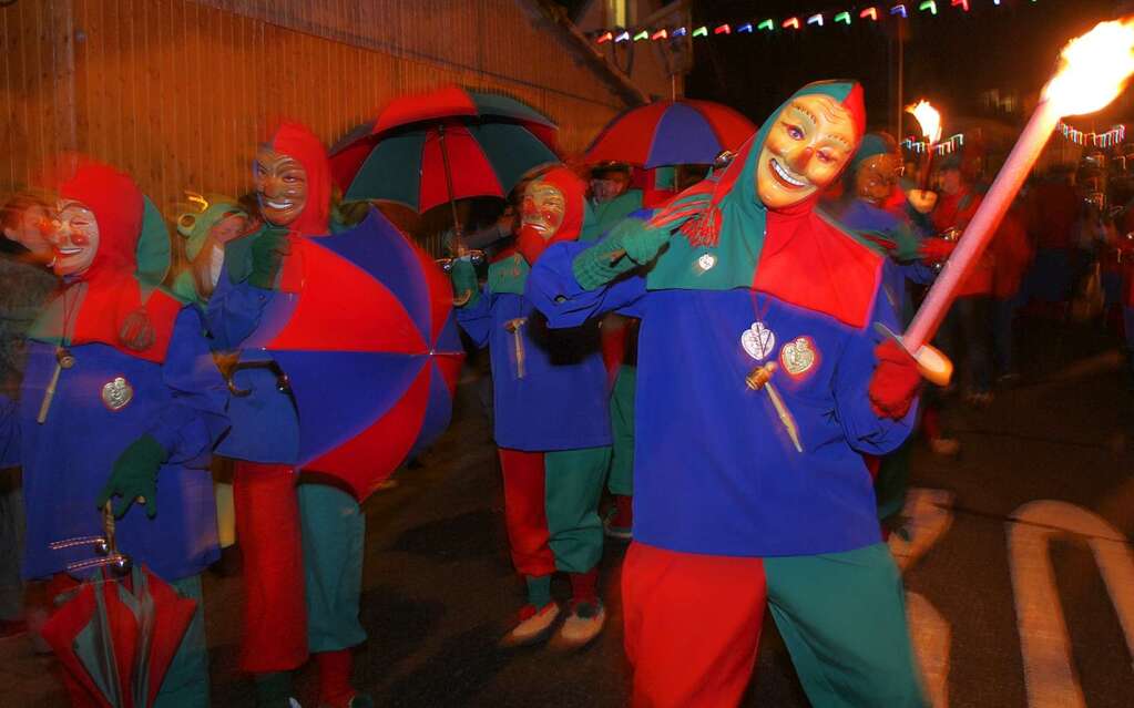 Feuriges Spektakel in Oberwinden: Fackelumzug und Frst-Erich-Feuerwerk