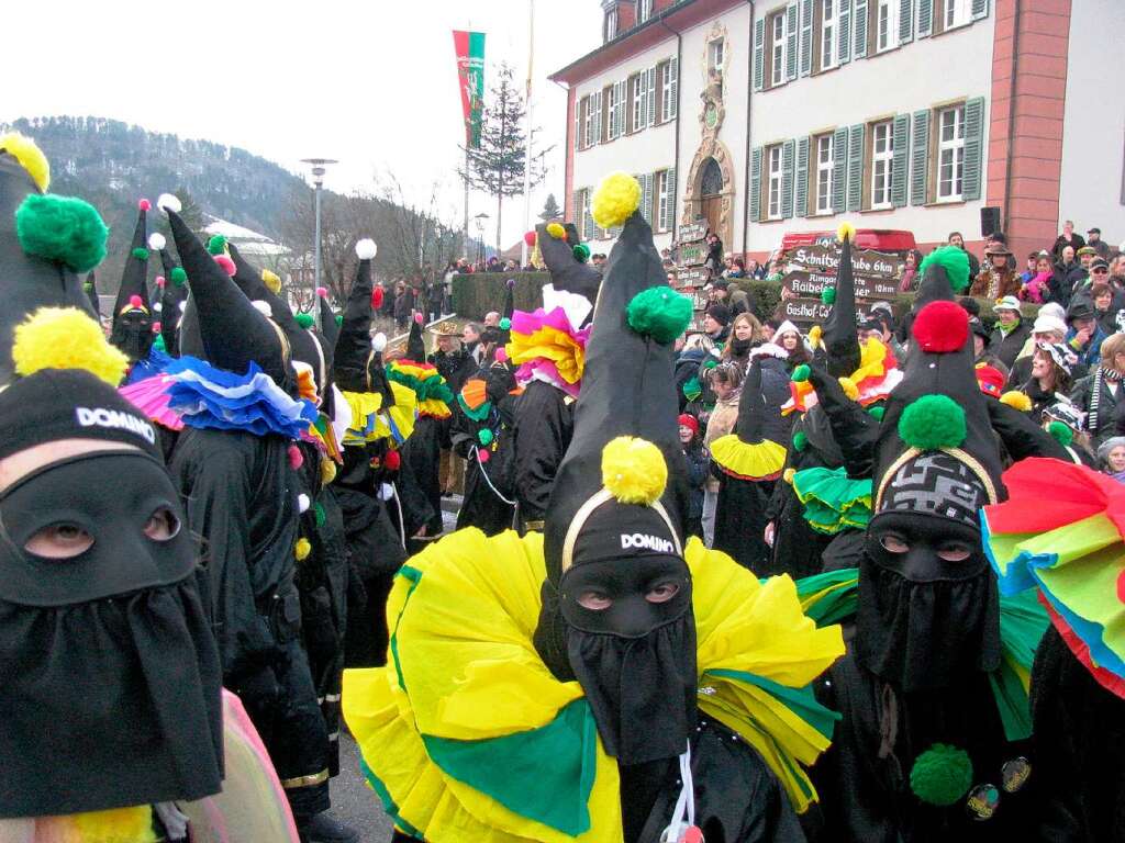 So viele Teilnehmer wie noch nie waren beim nrrischen Umzug in Mnstertal dabei.