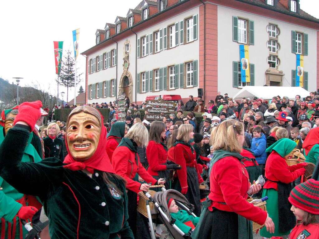 So viele Teilnehmer wie noch nie waren beim nrrischen Umzug in Mnstertal dabei.