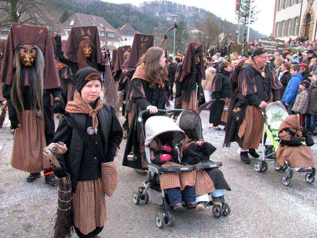 So viele Teilnehmer wie noch nie waren beim nrrischen Umzug in Mnstertal dabei.