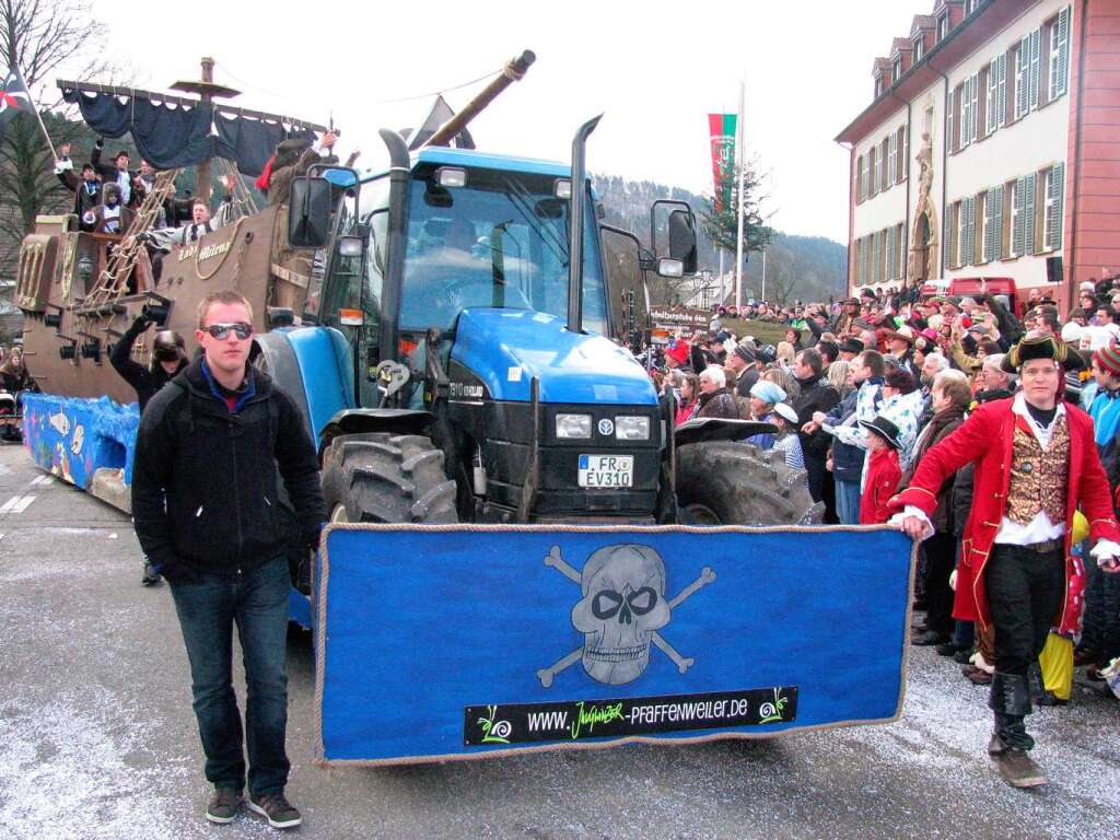 So viele Teilnehmer wie noch nie waren beim nrrischen Umzug in Mnstertal dabei.