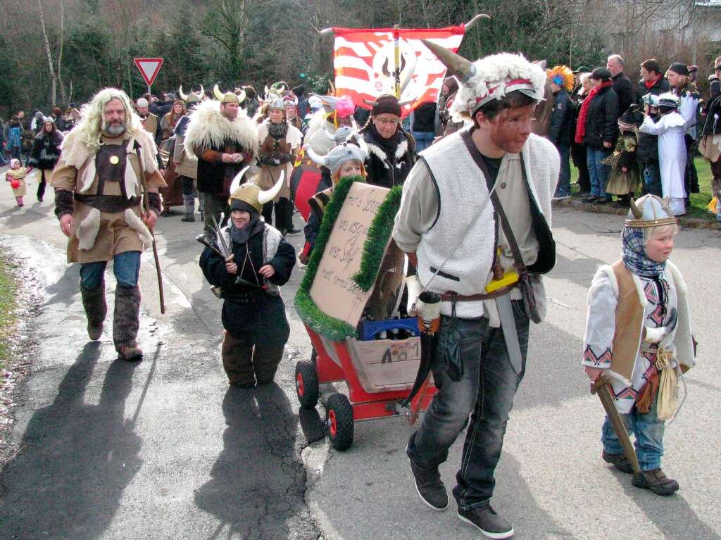 So viele Teilnehmer wie noch nie waren beim nrrischen Umzug in Mnstertal dabei.