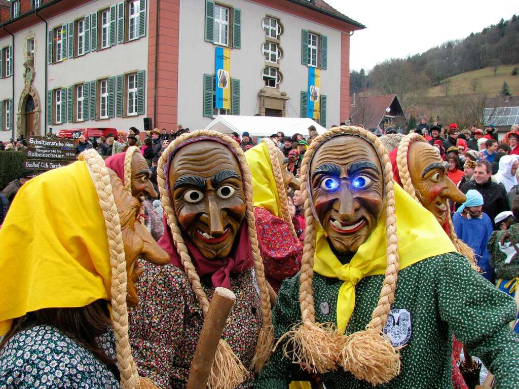 So viele Teilnehmer wie noch nie waren beim nrrischen Umzug in Mnstertal dabei.