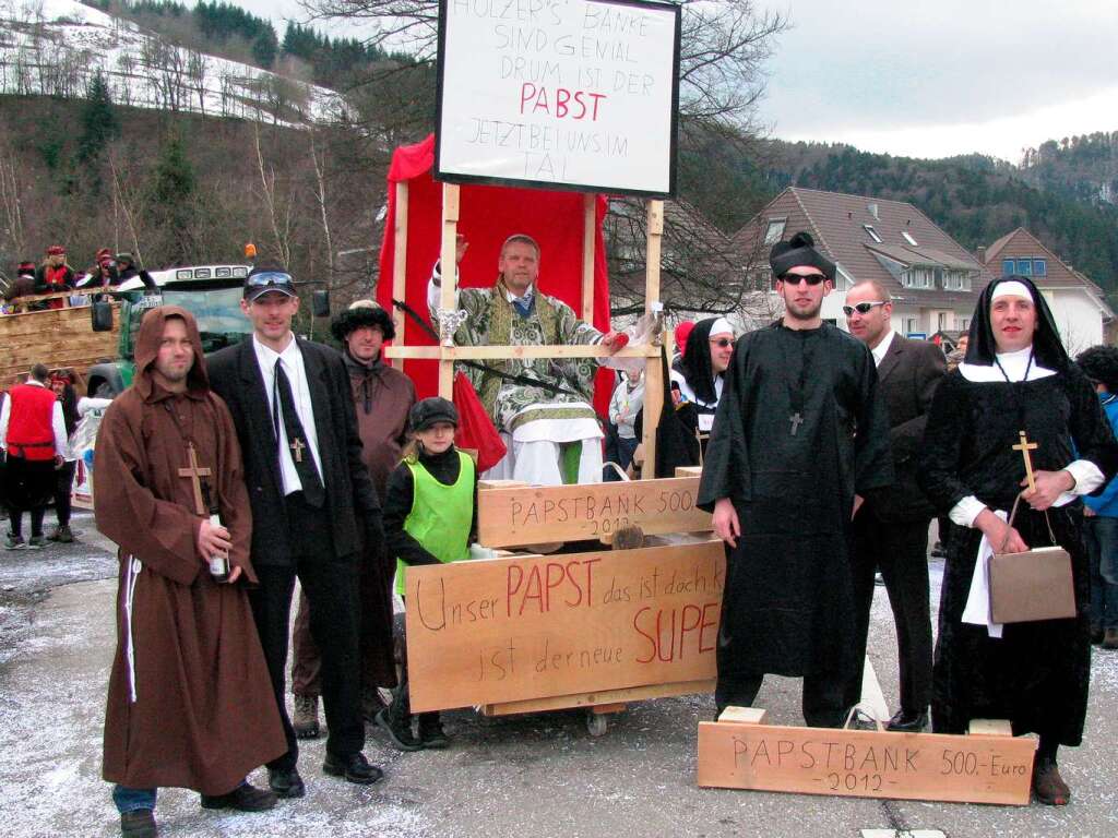 So viele Teilnehmer wie noch nie waren beim nrrischen Umzug in Mnstertal dabei.