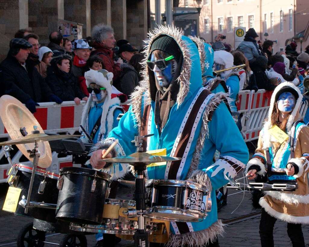 Narri! Narro! Fasnetumzug am Rosenmontag in Freiburg<?ZL?>
