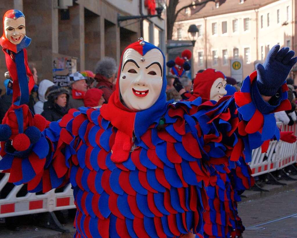 Narri! Narro! Fasnetumzug am Rosenmontag in Freiburg<?ZL?>
