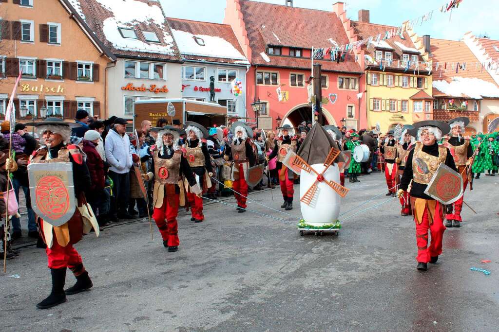 Immer wieder fr eine berraschung gut sind die Lffinger Hexenfrauen, die als Don Quichotte die Welt retten will.