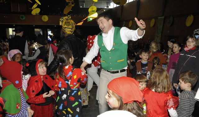 Kinderfasnet, das ist seit Jahrzehnten...r Bhne verabschiedete er sich gestern  | Foto: Markus Zimmermann