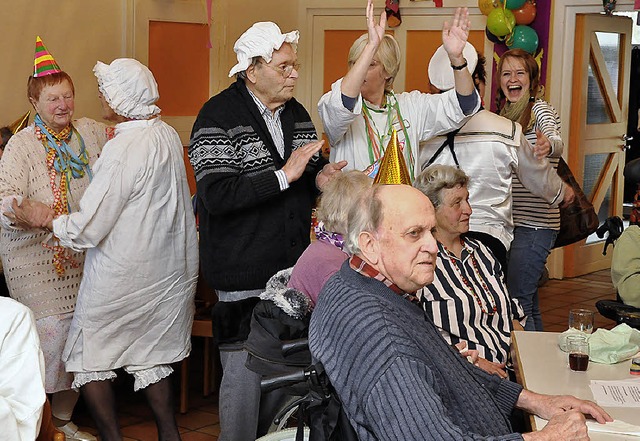 Auf Einladung des katholischen Altenwe...eisacher Senioren ausgelassen Fasent.   | Foto: kai kricheldorff