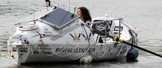 Janice Jakait in ihrem Ruderboot.   | Foto: dpa