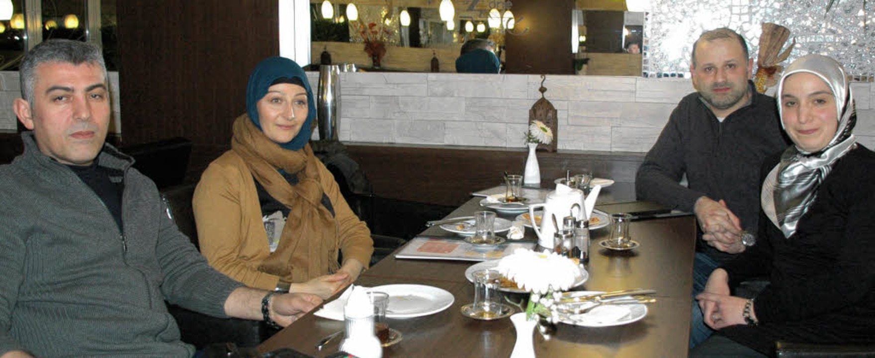 Integration durch Bildung ist ihr Mott...hmet (Vorsitzender) und Mehtap Kilic.   | Foto: Martina Proprenter