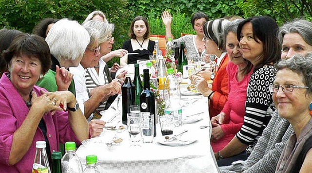 Frauengesellschaft: Die Gedok Freiburg beim Sommerfest 2009  | Foto: gedok