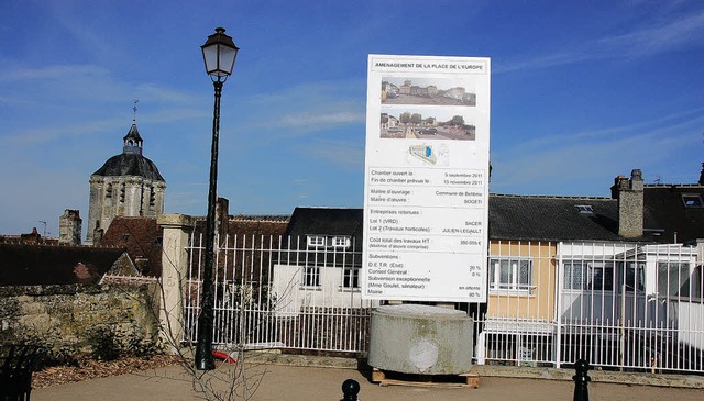 Der Place d Europe in Belleme wurde kuerzlich saniert und nun eingeweiht.  | Foto: Binner-Schwarz