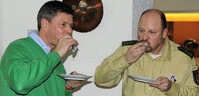 Mhhh, lecker: Zum Abschluss der Fasnac...tatthalter Harald I. vo de Innestadt.   | Foto: Hans-Jrgen Hege