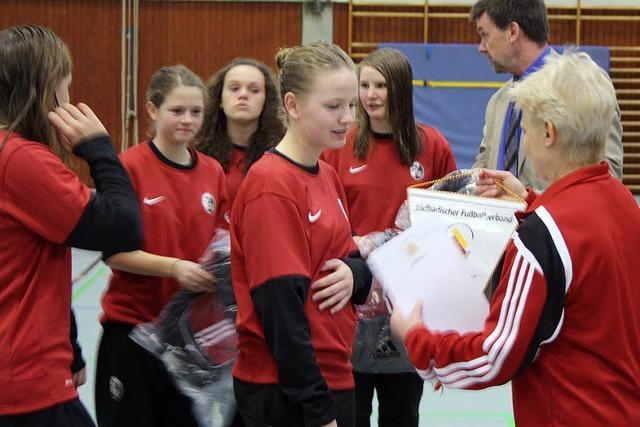 Freiburger haben beim Mdchen-Futsal die Nase vorn