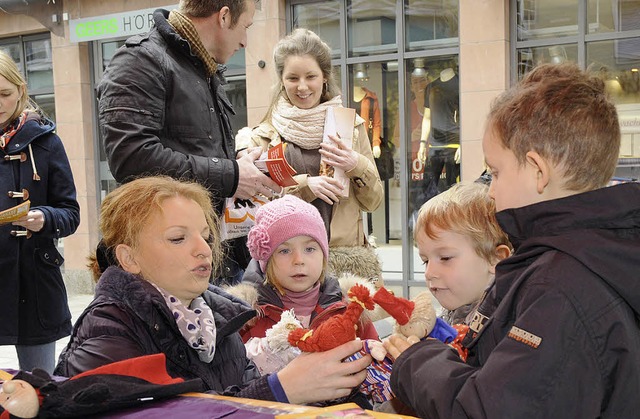 Die Puppenparade lebt. Der Untersttze...ung nicht nur fr das Kinderprogramm.   | Foto: bettina Schaller