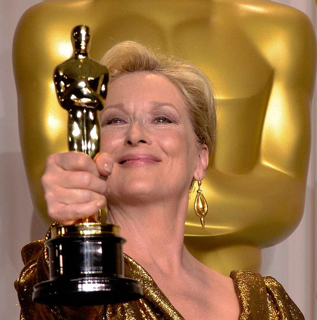 Meryl Streep mit ihrem Oscar als beste Schauspielerin fr ihre Rolle in „The Iron Lady“.