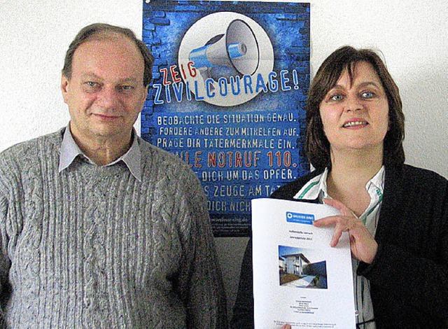 Romana Blechschmidt und Erhardt Lach stellen den Jahresbericht vor.   | Foto: Ounas-Krusel