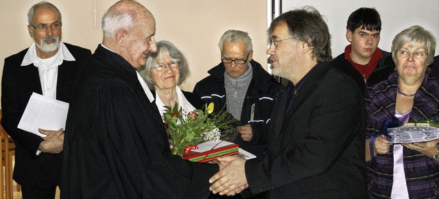 Joachim Kruse (rechts) verabschiedet den Unruhestndler Peter Krauel.  | Foto: Hanna Vlkle