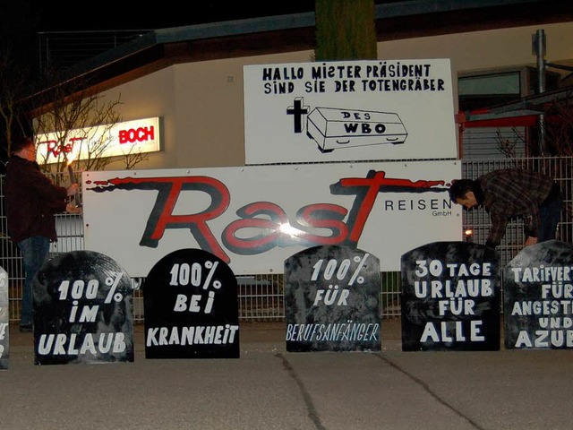 Gewerkschafts-Protest bei Rast-Reisen in Hartheim.  | Foto: VERDI