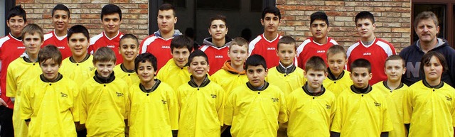 Erfolgreiche Jungfuballer: die Mannschaften der Theodor-Heuss-Schule Lahr.  | Foto: schule