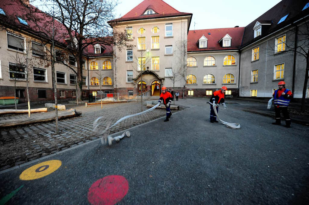 bung der Jugendfeuerwehr Rieselfeld an der Pestalozzi-Realschule in Freiburg.