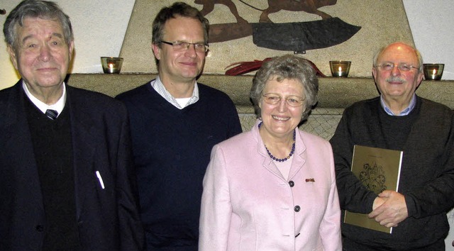 Die alemannische Mundart stand im Mitt..., und Stefan Pflaum eingeladen hatte.   | Foto: Manfred Lange