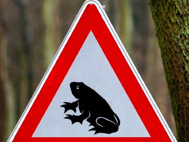 Warnschild Krtenwanderung.  | Foto: dpa