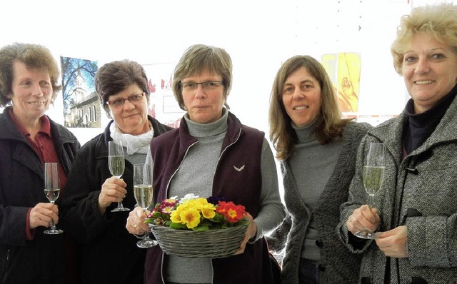 Hildegard Meyer, Christel Leisinger, M...ubilarin Brigitte Gsellinger (Mitte).   | Foto: Privat