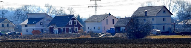 Ein Haus am anderen entsteht im  Giee...e Fortsetzung des Baugebiets geplant.   | Foto: langelott