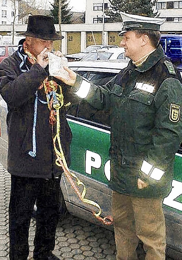 Wer an Fasnacht wegen Alkohol seinen F...v Mellert (links) und Martin Kchler.   | Foto: Polizei/Peter Gerigk