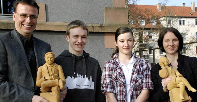 Mal live, mal in Ton:  Volker Schebest...nn und  Eva Loritz geformten Figuren.   | Foto: Siefke