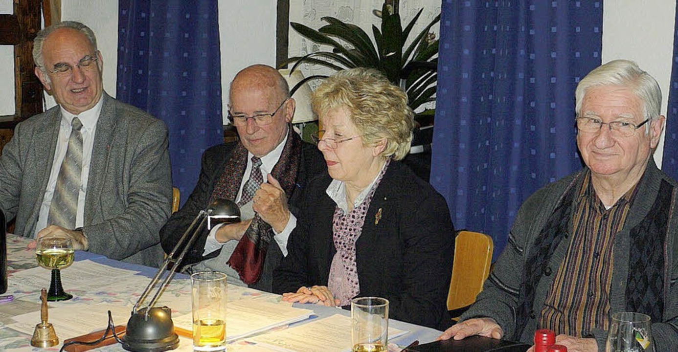 Am Vorstandstisch des CFA: Hildegard N...tzer Jean-Claude Donius (von rechts).   | Foto: Eberhard Weiss