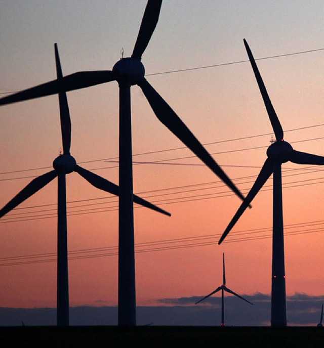 In Gemeindeverantwortung oder Planungs... soll Windkraftanlagen planen drfen.   | Foto: Woitas (dpa)