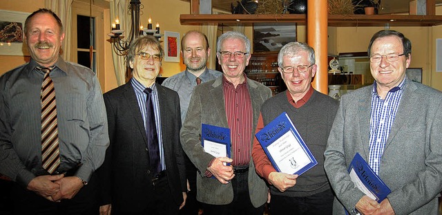 Ehrungen: von links Hans Nemitz,  Loth...nd Gegg, Otmar Gegg und  Dietmar Isen   | Foto: Renate Tebbel