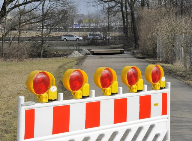 Die Vorbereitungen zum Entschrfen der Bombe beginnen.   | Foto: Markus Zimmermann