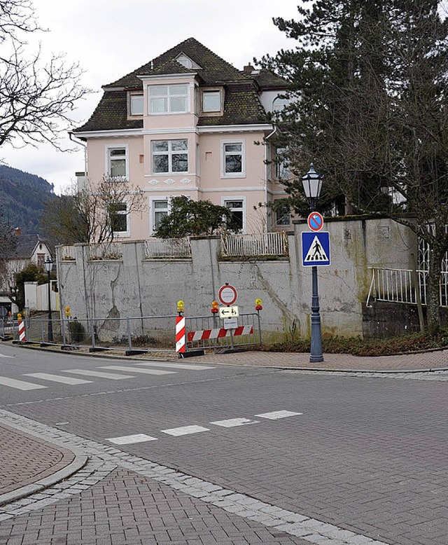 Stein des Anstoes: eine Sttzmauer in Badenweiler   | Foto: Umiger