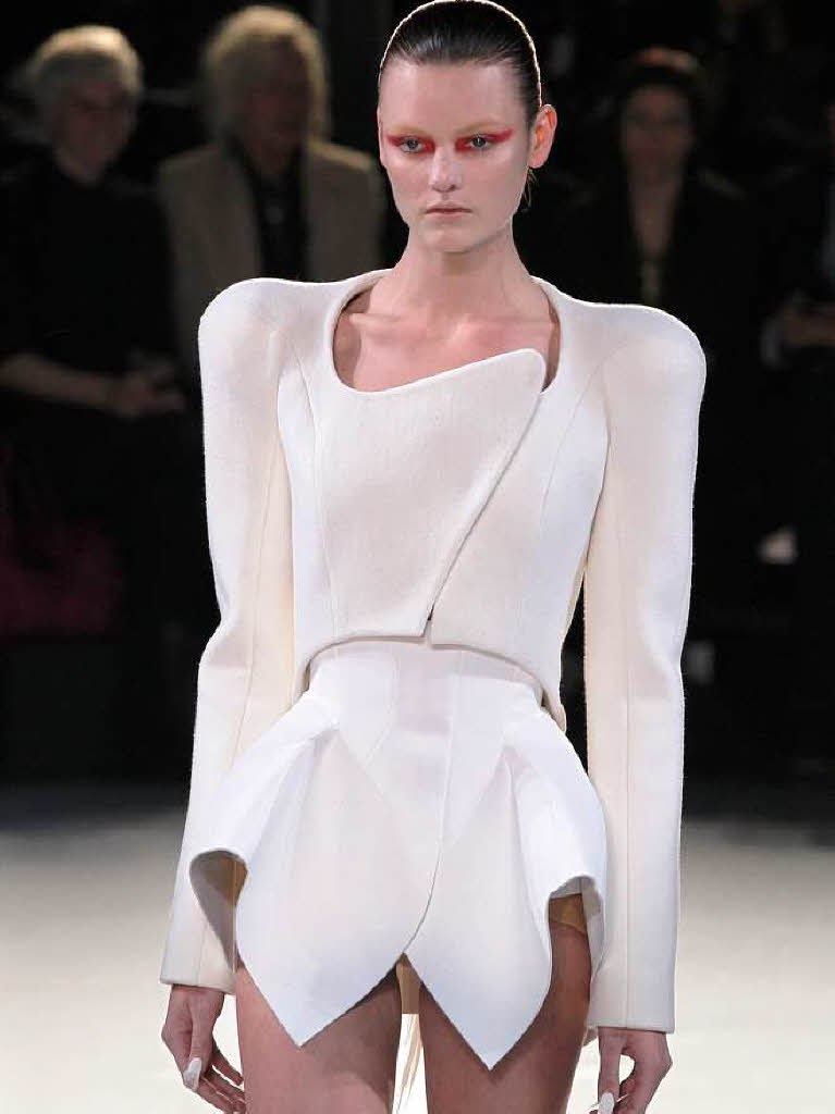 Extravagant: Kleid von Thierry Mugler