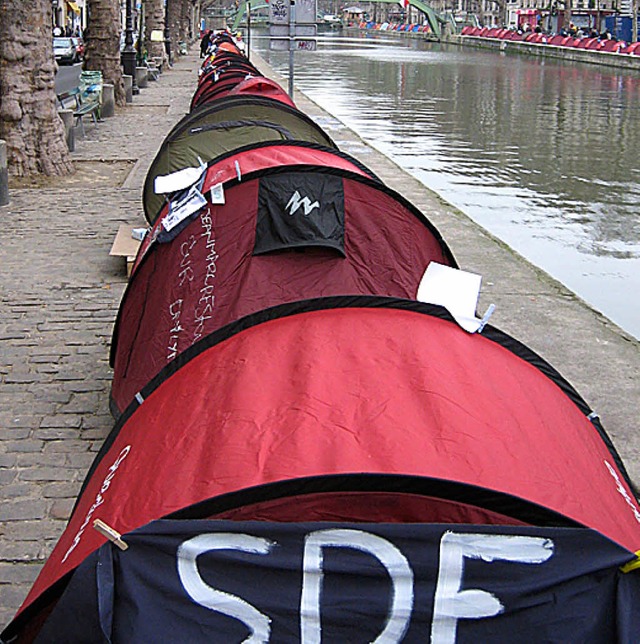 Seit Jahren gibt es Proteste gegen die...; wie dieses Zeltlager in Paris 2007.   | Foto: DPA