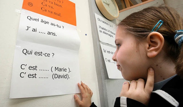 In der Grundschule wird laut Experten ...rs weitere Sprachenlernen geschaffen.   | Foto: Seeger (dpa)