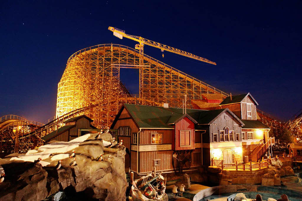 Der Wodan Timburcoaster verbindet Baukunst und Nervenkitzel