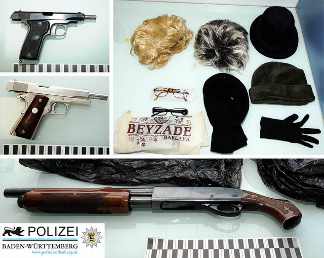 Das Waffenarsenal, das bei den beiden Bankrubern gefunden wurde.  | Foto: Polizei