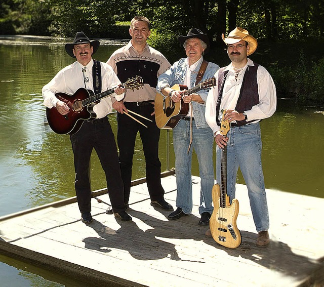 Auf einer Seebhne am Waldmattensee so...ie Country-Band El Paso fr ein Foto.   | Foto: Archivbild: BZ