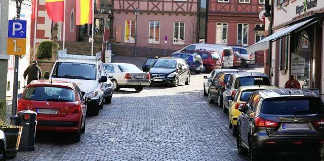 Fehlende Parkpltze sind  &#8211; hier...it Jahren Thema bei Handel und Kunden.  | Foto: Decoux-Kone