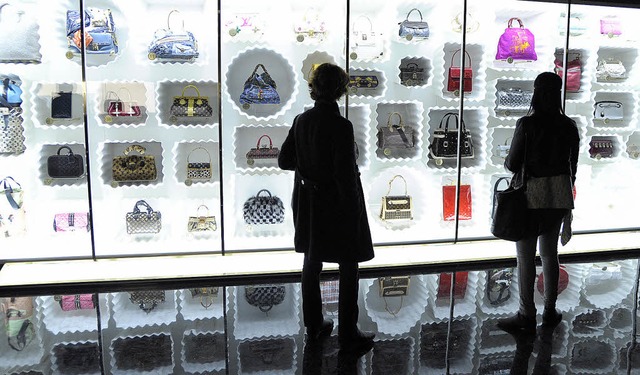 Handtaschen statt Gemlde: Das Haus Louis Vuitton ist reif frs Museum.   | Foto: dpa