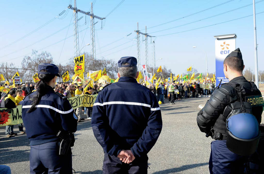 Anti-Atomenergie-Demonstration in Fessenheim am Jahrestag des Kernkraftwerk-Unglcks in Fukushima.