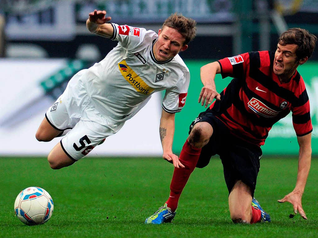 Alexander Ring (Borussia Mnchengladbach) und Julian Schuster (SC Freiburg).