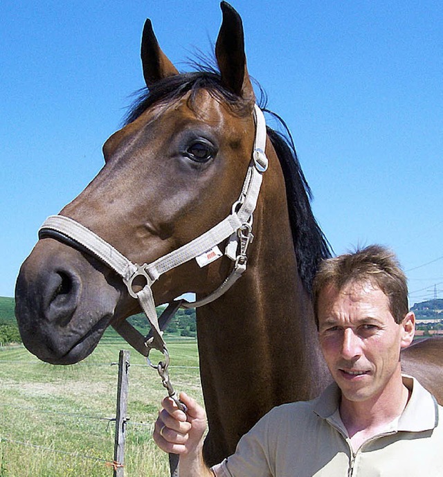 Hans-Dieter Dreher mit seinem Lieblingspferd Constantin  | Foto: Wendt